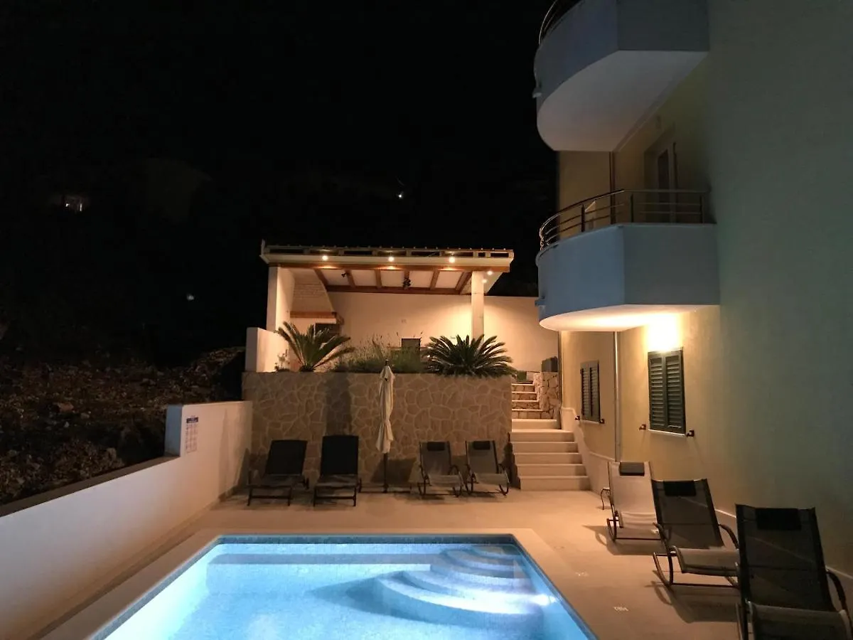 Apartments Villa Jelena Seget Vranjica