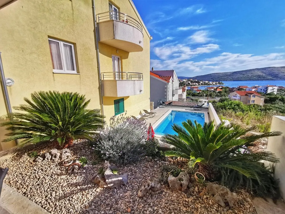 Apartments Villa Jelena Seget Vranjica