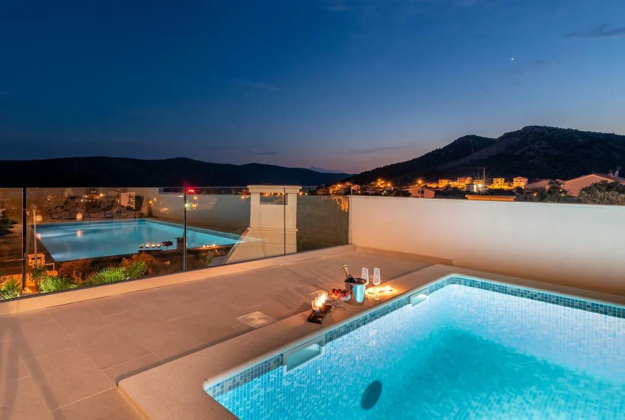 Apartments Villa Jelena Seget Vranjica 0*,  Kroatië