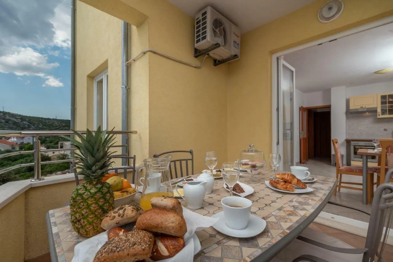 Apartments Villa Jelena Seget Vranjica